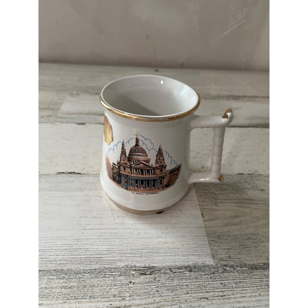 Prince William ware warranted 22 karat gold trimmed St Paul’s Cathedral cup